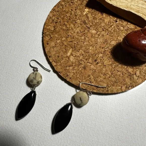 Earrings - Picture 5 of 5